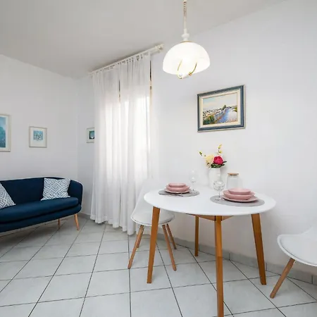 1 Bedroom Awesome In