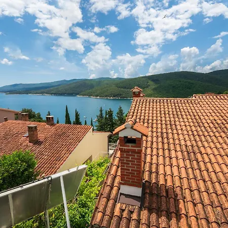 1 Bedroom Awesome In Rabac