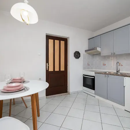 Appartement In With House Sea View Rabac