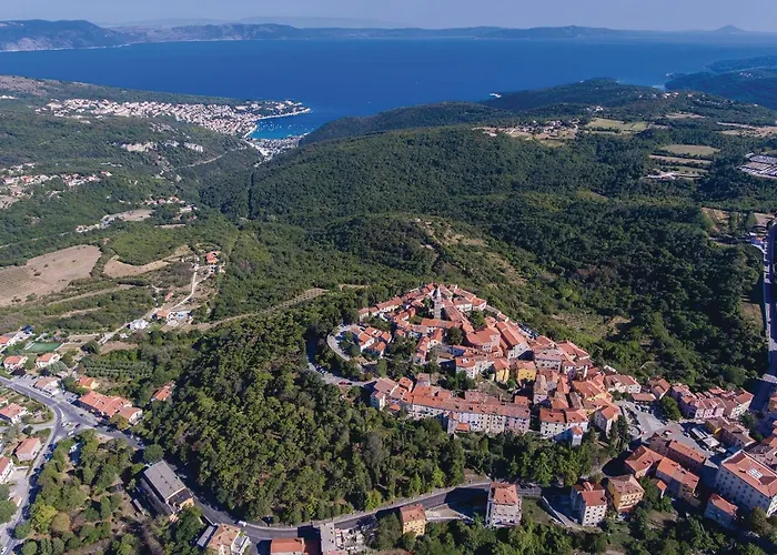 Daire 1 Bedroom Awesome In Rabac