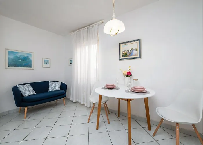 1 Bedroom Awesome In